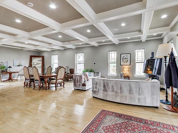4th image of 2841 Belair Pl NE