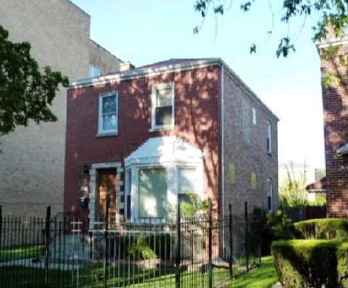 2nd image of 6305 N Albany Ave