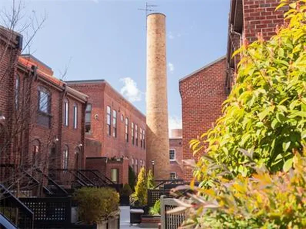 1059 Paper Mill Ct NW, Washington, DC 20007