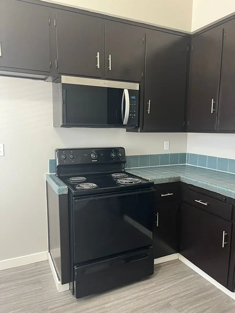 LJ4013 — Photo 4