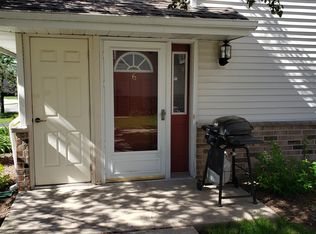 1338 Hillwood Blvd #6, Pewaukee, WI 53072