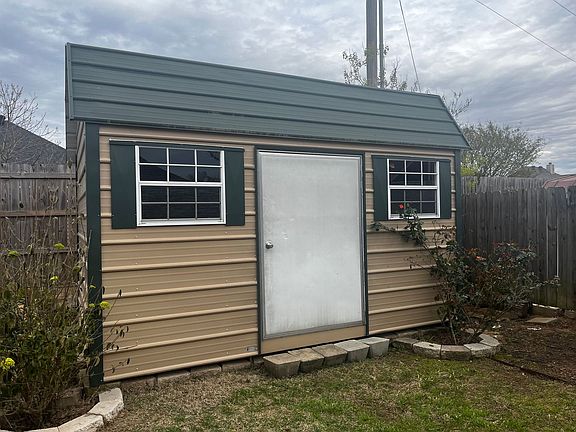 5th image of 4925 General Polk Dr