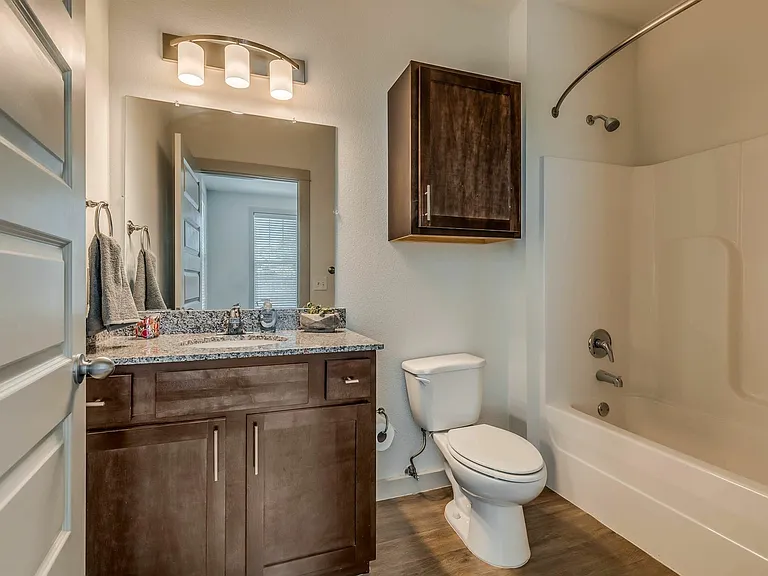 THRIVE Jenks - Bathroom