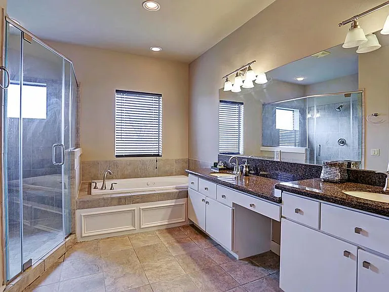 5005 Darling St — Photo 12