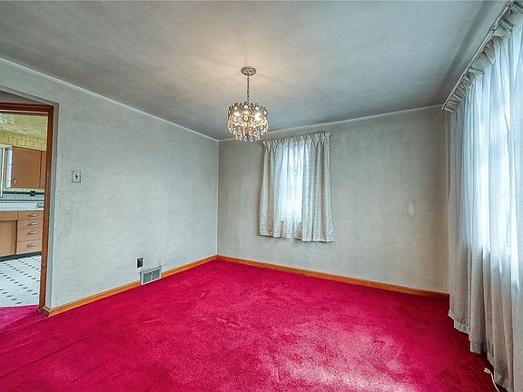 5th image of 1053 Edward Dr