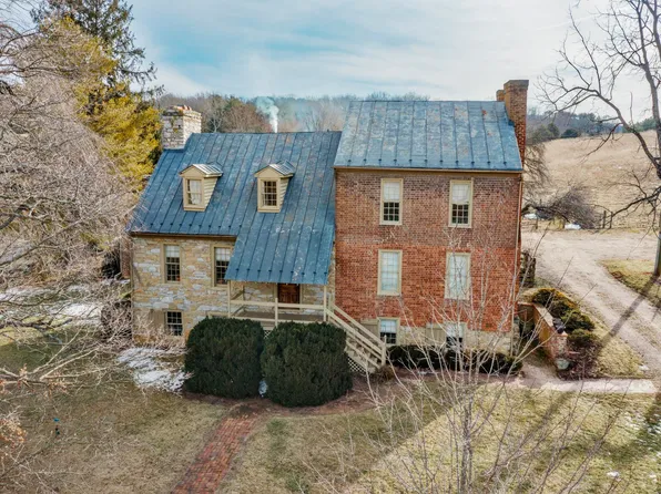 2645 Sterrett Rd, Raphine, VA 24472