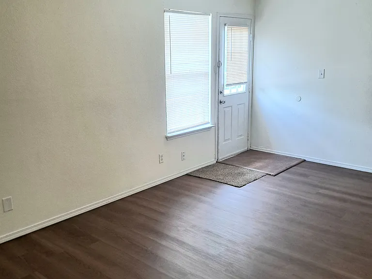 8109 Foxfire Ln #C — Photo 6