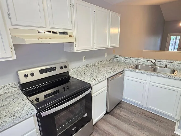 4007 Page Ave — Photo 6