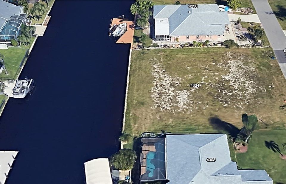 1st image of 4304 SW 1st Pl