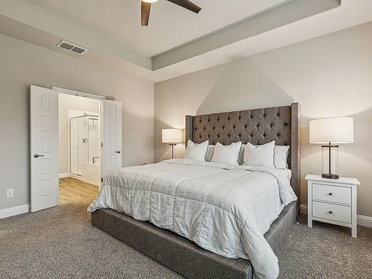 1008 Westwood Ln — Photo 9