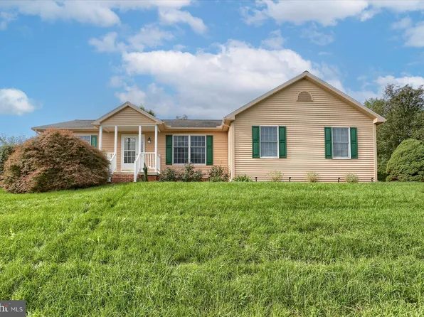 134 Briar Patch Dr, Carlisle, PA 17015