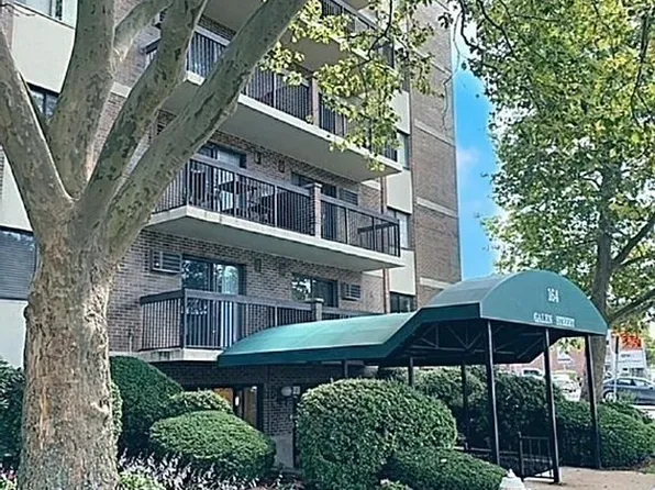 164 Galen St APT 14, Watertown, MA 02472