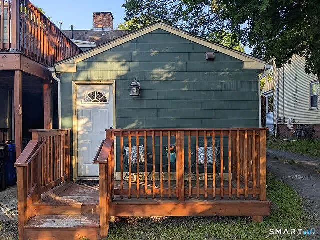 2 bed, 932 sqft, $2,000 — Photo 1