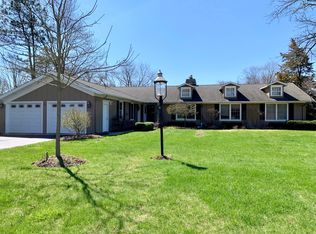 729 S Country Dr, Barrington, IL