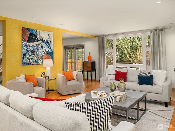 5th image of 11223 109th Avenue NE