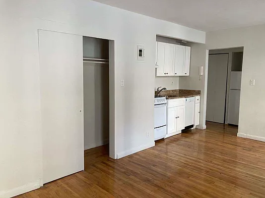 Rented by REAL New York | media 34