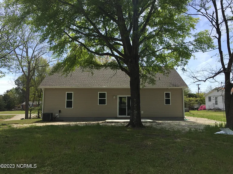 511 Peru Rd — Photo 5