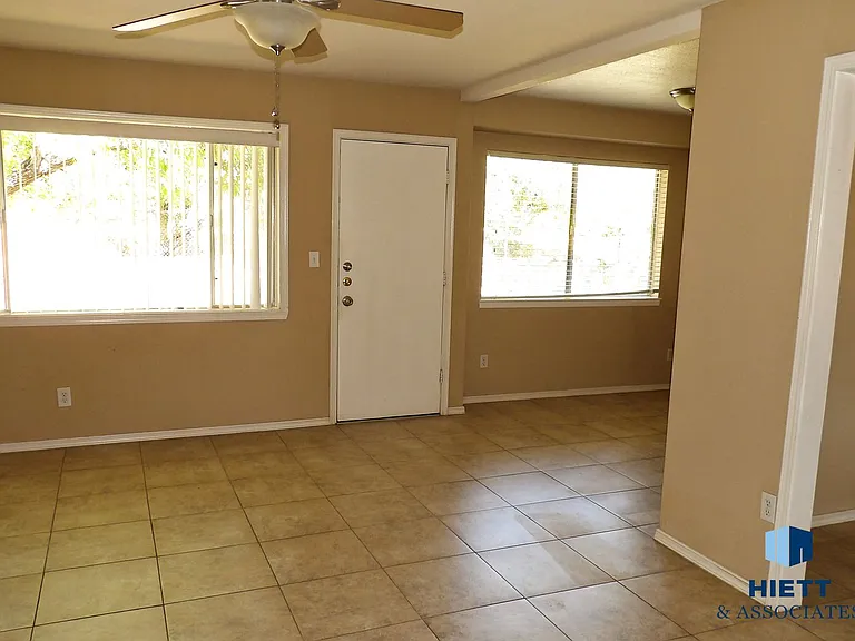 4624 Swan Dr — Photo 20