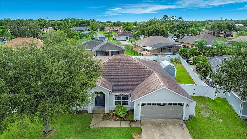 5 bed, 2.0 bath, 2092 sqft, $2,700 — Photo 3