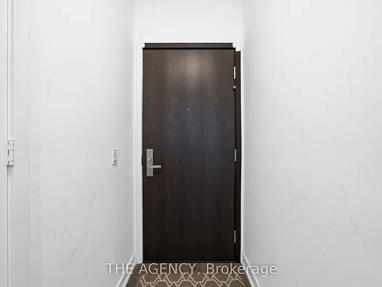 1 Yorkville Ave #804 — Photo 2