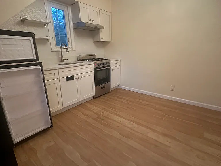 75 Lortel Ave #2 — Photo 2