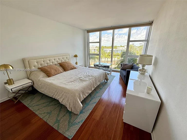 10275 Collins Ave #323 — Photo 18