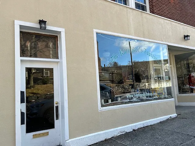 54 Vineyard Ave — Photo 1