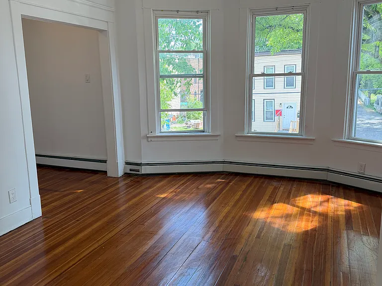 337 3rd St #2 — Photo 3