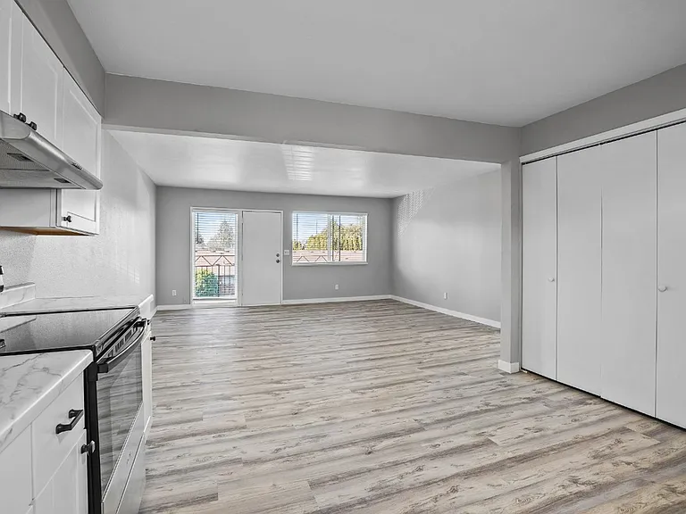 Eastside Village Apartments — Photo 24