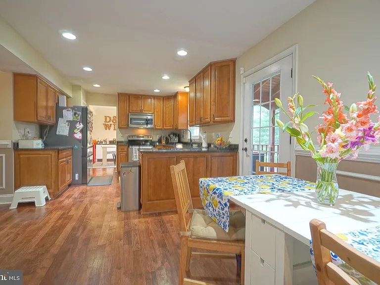 1432 Powells Tavern Pl — Photo 3