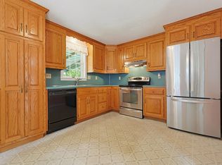 98 Pleasant St, Franklin, MA 02038