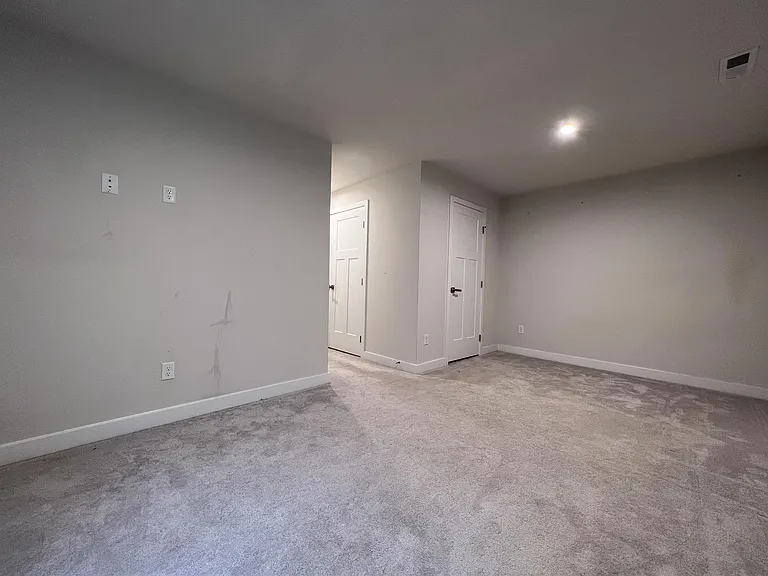 217 Stonehurst Dr #1 — Photo 9