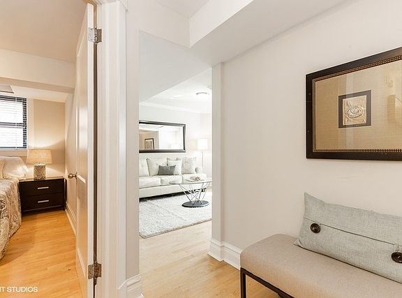 2nd image of 836 W Lakeside Ave #G