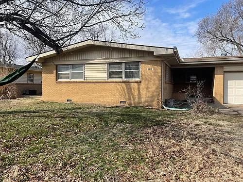 3215 S Mount Carmel Ave Photo 1