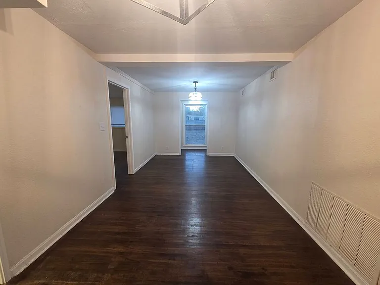 1204 W Lee Ave — Photo 24