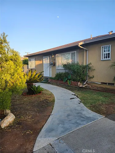628 W Floral Dr Photo 1