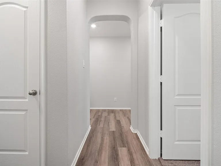 13921 Abraham Lincoln St — Photo 20
