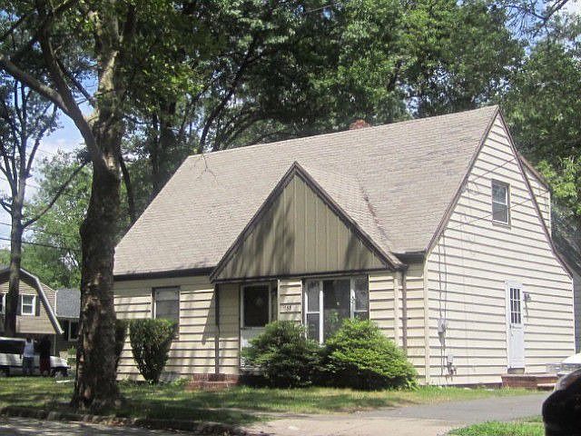 2nd image of 1735 Ardsley Ct