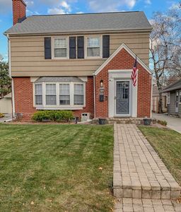 4906 N Elkhart Ave, Whitefish Bay, WI, 53217