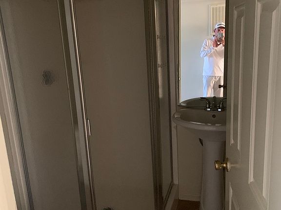 5th image of 250 W Elmwood Ave APT B