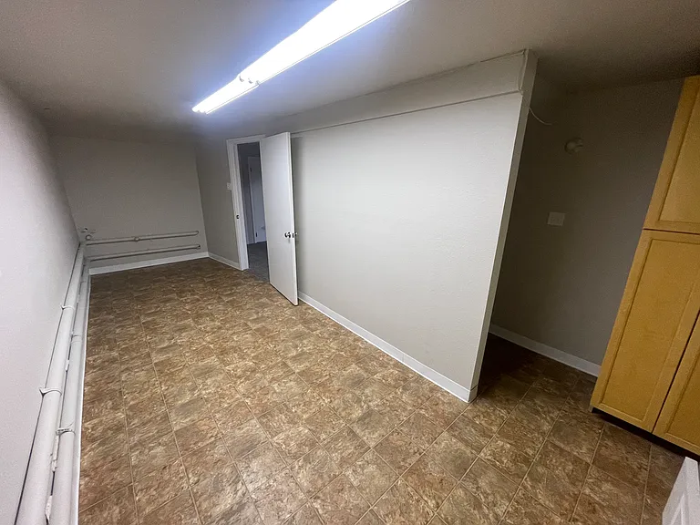 1539 Pratt St — Photo 23