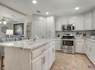 9118 Carter Cir, Denham Springs, LA 70726