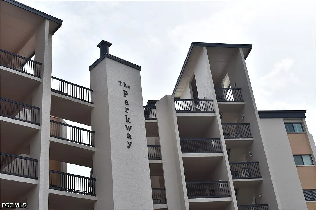 2 bed, 2.0 bath, 1152 sqft, $1,750 — Photo 2