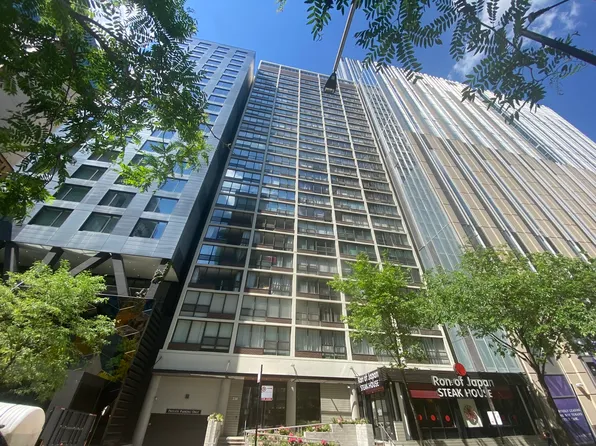230 E Ontario St APT 2304, Chicago, IL 60611
