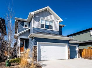 468 S Dawson Cir, Chestermere, AB T1X 2R4