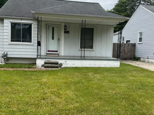 18968 Woodland St, Harper Woods, MI 48225