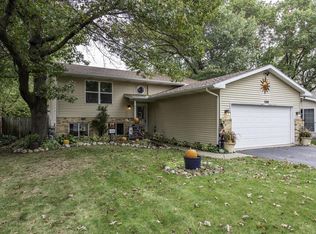 1088 102nd St, Pleasant Prairie, WI 53158