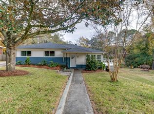 1045 Riverview Dr, Hanahan, SC 29410