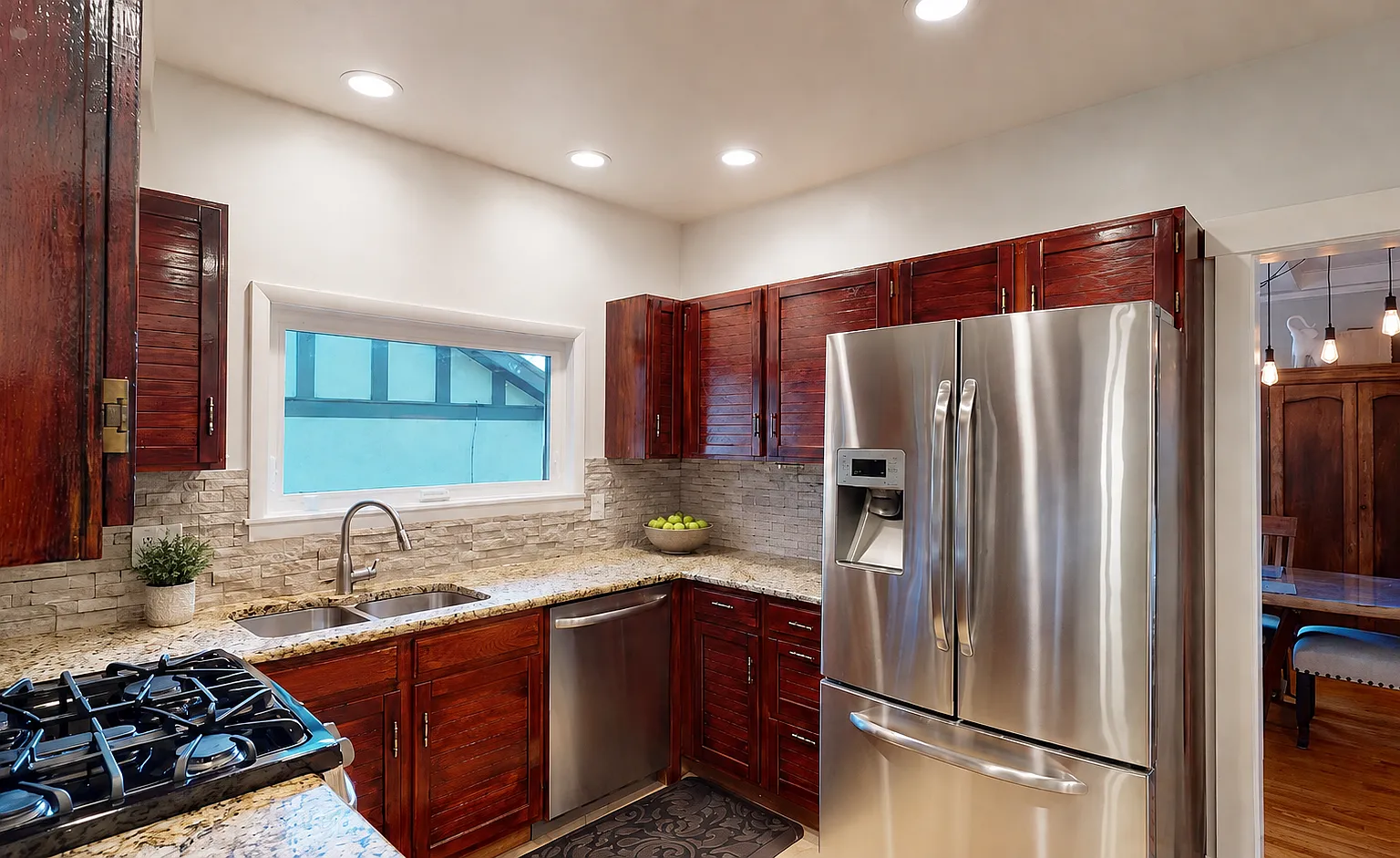 3 bed, 1584 sqft, $4,300 — Photo 4