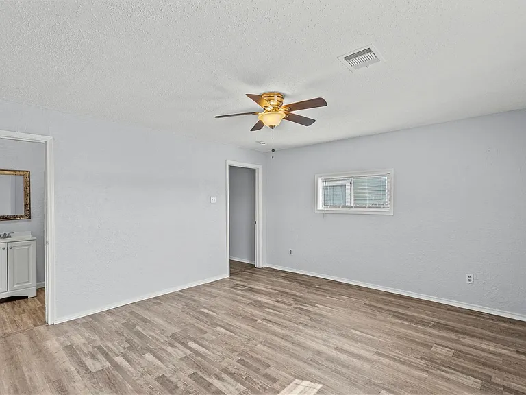 228 Orange St — Photo 10